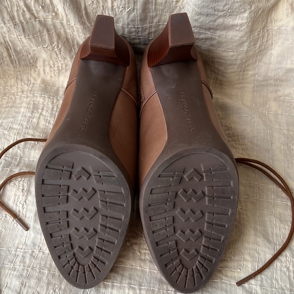 Like new Franco Sarto lace up ankle booties size 6.5 M, 3.5in heel whiskey brown - Picture 6 of 10